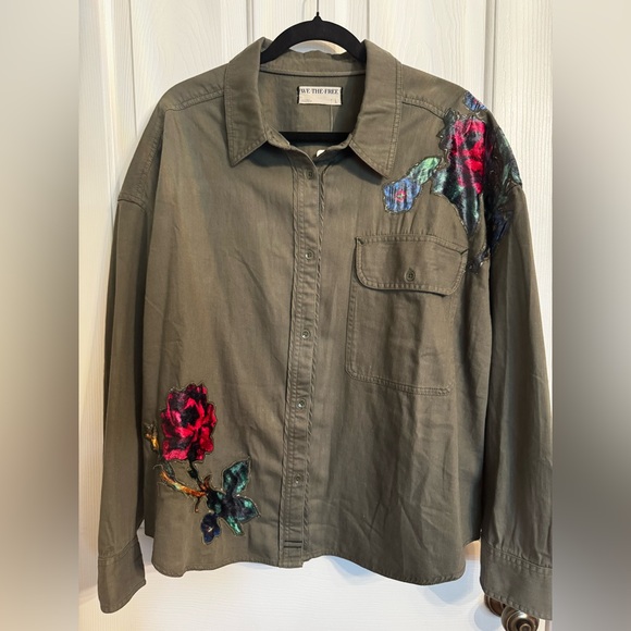 Free People We The Free Velvet Roses Shirt Army Floral Combo NWT Size L - Picture 5 of 11